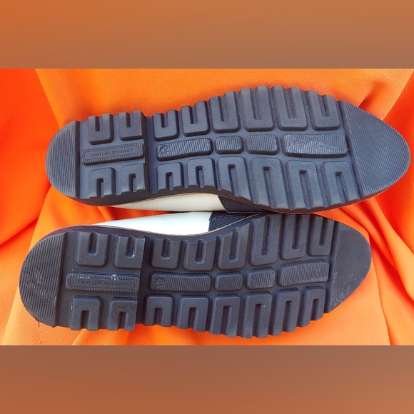 ✨Hot Style!✨Adrienne Vittadini Proxy Lug Sole Loafers Off White/Black 9.5M - Picture 6 of 6